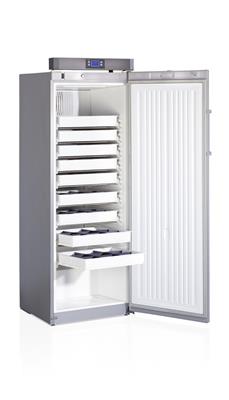 <p>apotec<sup>®</sup> easy réfrigérateur pharmaceutique, 335 litres, 9 tiroirs, porte pleine, poignée à droite pour ouvrant vers la gauche</p>